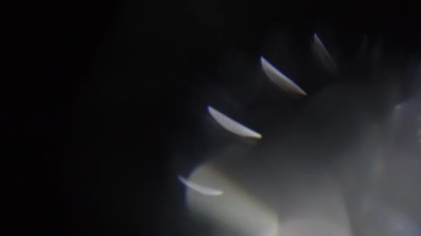 4k Abstrak kristal bokeh dalam gelap. Latar belakang penyuntingan. Kebocoran Cahaya Luminari — Stok Video