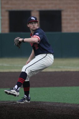 St. Louis, Missouri 'deki Billikens Spor Merkezi' nde Güney Indiana Üniversitesi 'ne karşı Saint Louis Üniversitesi 1. Sezon başları 2026