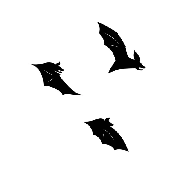 飛行中のバットのベクトルイラスト 黒のフリッターマウスのシルエット 異なる形状のセット — ストックベクタ