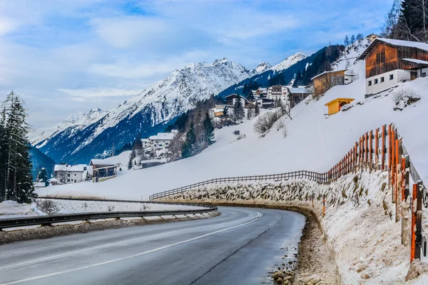 Estrada para Ischgl . — Fotografia de Stock