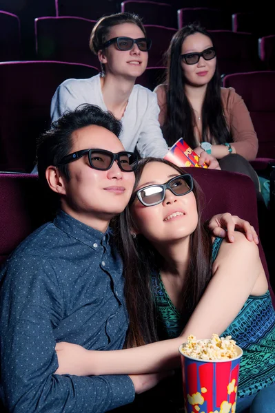 시네마 3d 안경을 쓰고 있는 사람들 — 스톡 사진