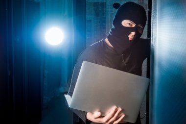Hacker bir datacenter'ı