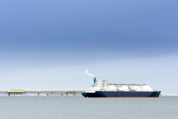 Sıvılaştırılmış doğal gaz tankeri — Stok fotoğraf