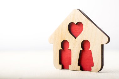 küçük bir ahşap ev