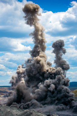 Explosure açık çukurun üzerinde