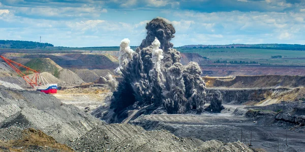 Explosure na otevřené jámy — Stock fotografie