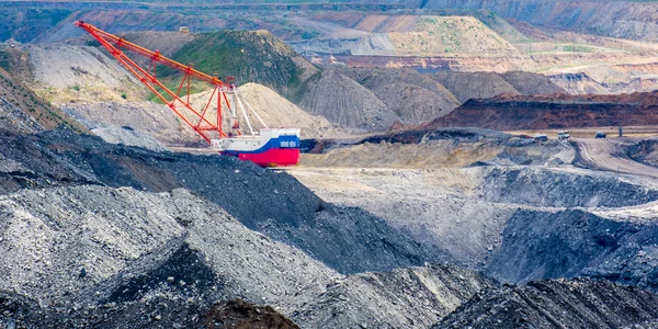 Těžba uhlí v otevřené jámě — Stock fotografie