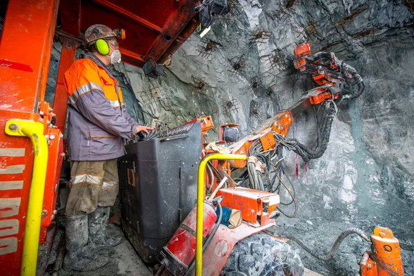 Minería de oro subterránea —  Fotos de Stock