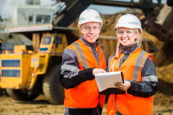 Two people working — Stock Photo, Image