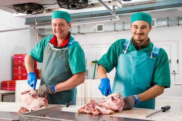 Russia - Luglio, 2016:: Lavorazione di carne di maiale — Foto Stock