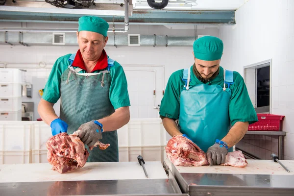 Russia - Luglio, 2016:: Lavorazione di carne di maiale — Foto Stock