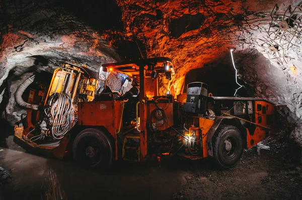 Équipement de tunnel d'extraction d'or alésage mine de forage Photos De Stock Libres De Droits