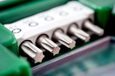 Tornavida bit bir dizi