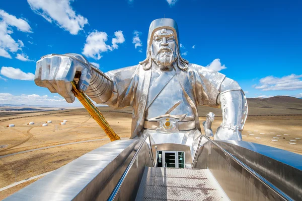 De werelden grootste standbeeld van Genghis Khan — Stockfoto