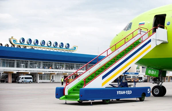 Eine Gangway am Flughafen — Stockfoto