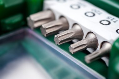 Tornavida bit bir dizi