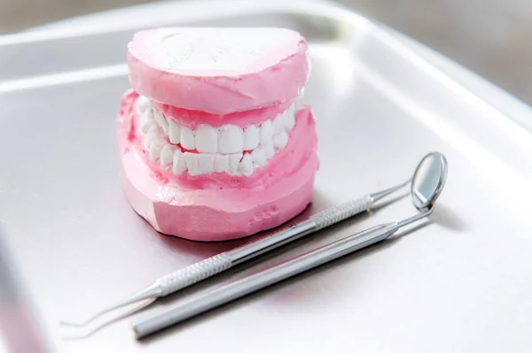 Conjunto de prótesis dentales — Foto de Stock
