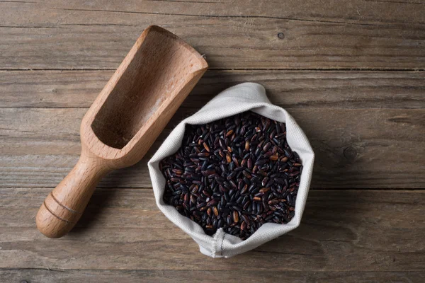 Arroz venero negro con bailer —  Fotos de Stock