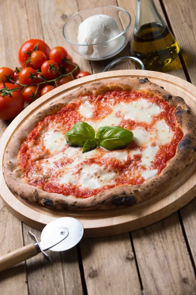 Pizza margherita samenstelling — Stockfoto