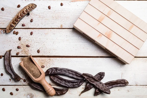 Üstten Görünüm carobs ve un