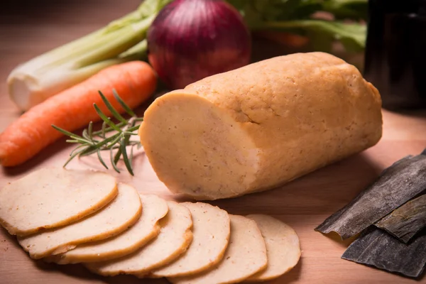 Seitan med grönsaker — Stockfoto