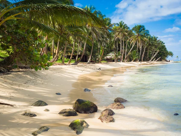 Praia tropical relaxante — Fotografia de Stock