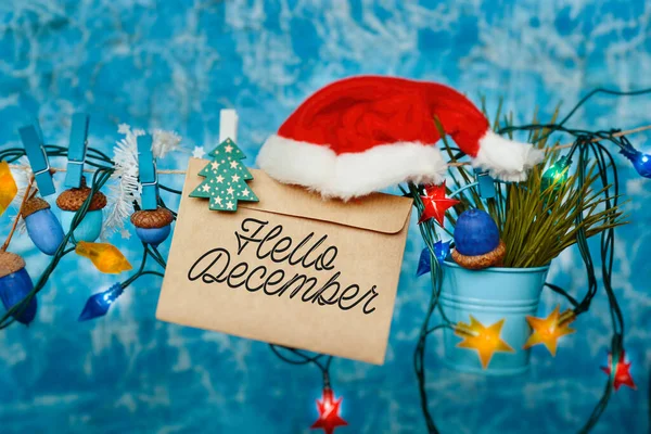 こんにちは12月の休日のデザインカードの背景新年やクリスマスの飾りの装飾 — ストック写真