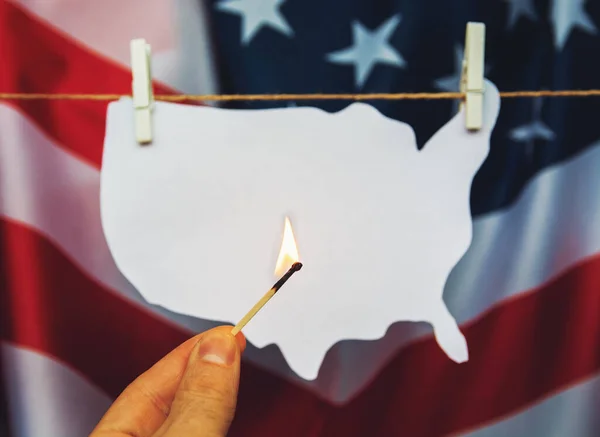 Karta Över Amerika Usa Brinnande Match Som Symbol För Anstiftan — Stockfoto