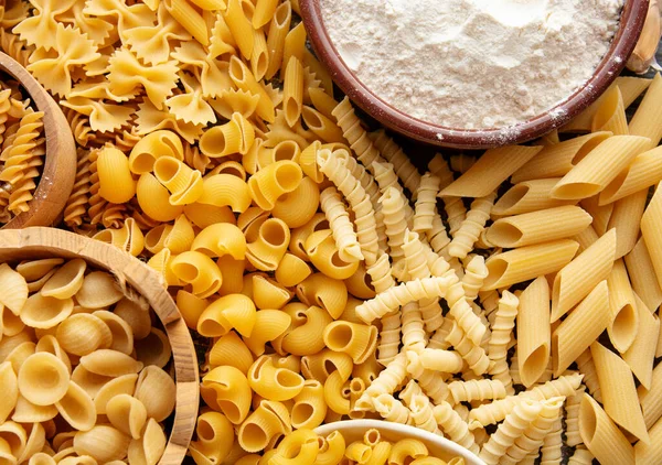 Variedad Tipos Formas Pasta Italiana Cruda Espaguetis Fondo Tradicional Comida — Foto de Stock