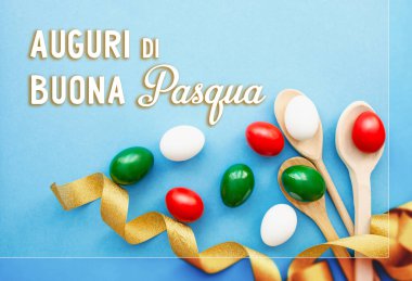 İtalyan kartıyla Mutlu Paskalya mesajları, İtalyan bayrağı renginde Paskalya yumurtaları - yeşil, beyaz, kırmızı