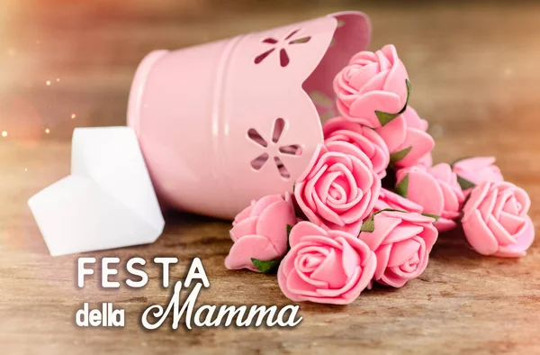 Щасливий День Матері Текст Італійською Мовою Реміснича Композиція Серцевих Квіток — стокове фото