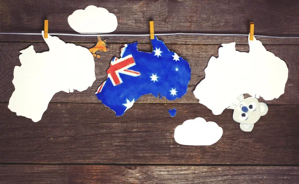 Weiße australische Landkarten (Flagge), Kängurus und Koala - hängende Heringe — Stockfoto