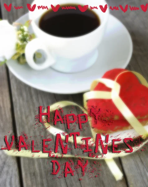 Romantisch ontbijt op Valentijnsdag. Kopje koffie en hart s — Stockfoto