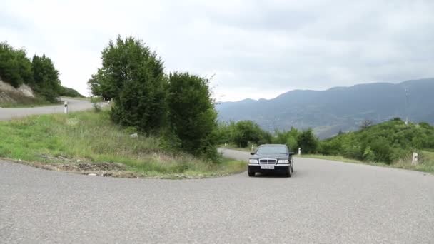 Dilijan Armenien August 2019 Autos Fahren Die Serpentinenstraße Entlang — Stockvideo