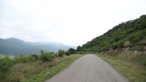 Coche Largo Carretera Serpentina Montaña — Vídeo de stock