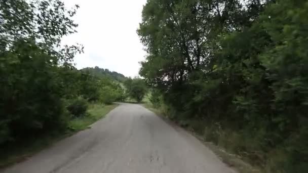 Coche Largo Carretera Serpentina Montaña — Vídeo de stock