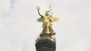 Berlin Zafer Sütunu, Altın Kadın Heykeli