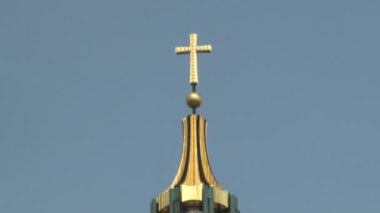 Berlin 'deki Müze Adası' ndaki Berlin Katedrali 'nin inşasında haçlar, heykeller ve bas-rölyefler