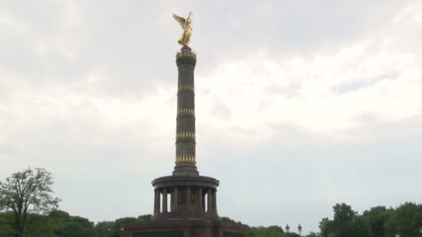 Berliner Siegessäule Goldene Statue Einer Frau — Stockvideo