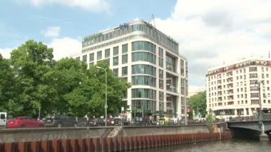 Spree Nehri 'nden Berlin İnşaat ve Parklarına