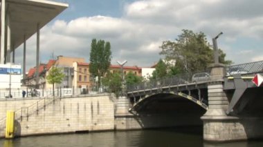 Spree Nehri 'nden Berlin İnşaat ve Parklarına