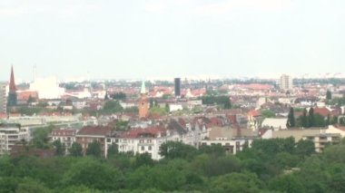Zafer Sütunu 'ndan Berlin' deki park ve binaların manzarası