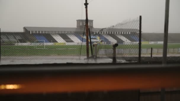 Pioggia Pesante Nello Stadio Tempesta Estiva — Video Stock
