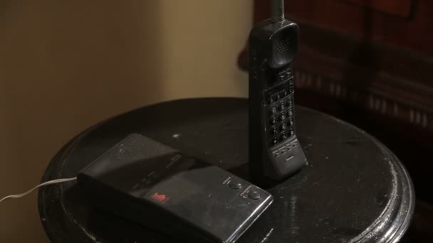 Rufen Sie Das Alte Alte Stationäre Radiotelefon — Stockvideo