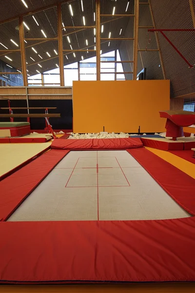 Gymnastiek apparatuur van de gymnastiek club Stokk — Stockfoto