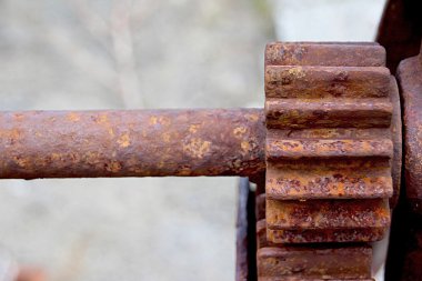 Eski paslı demiri