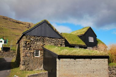 Faroe Adaları'nda eski evleri