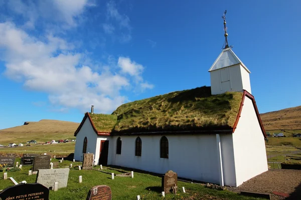 Стара церква в сільській місцевості — стокове фото