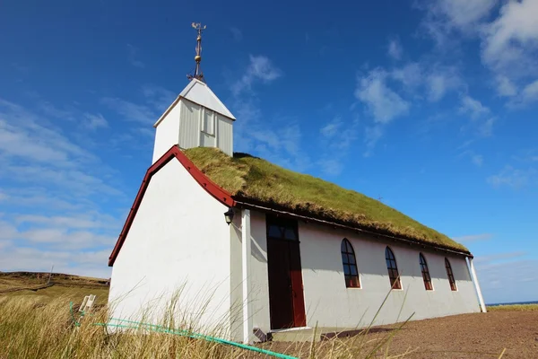 Gammal kyrka på landet — Stockfoto