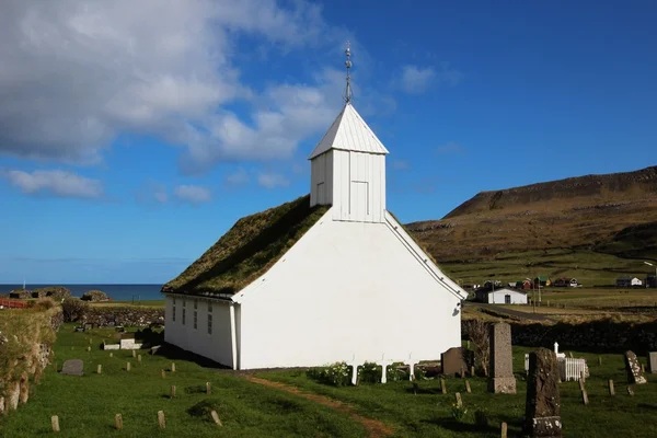 Стара церква в сільській місцевості — стокове фото